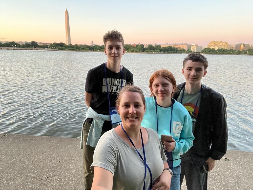 Washington monument in the background